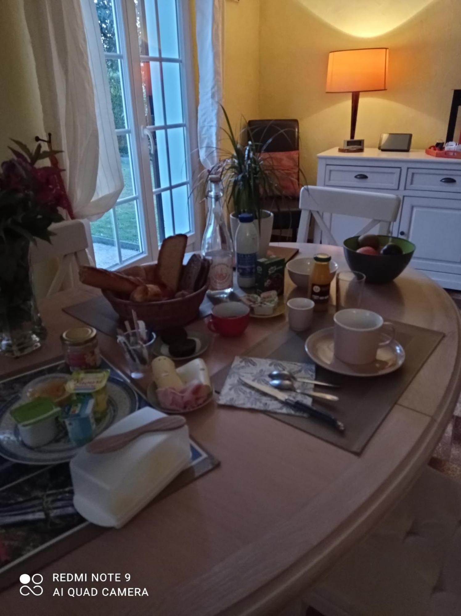 Nuitee Zen Apartment Montigny-le-Chartif Luaran gambar